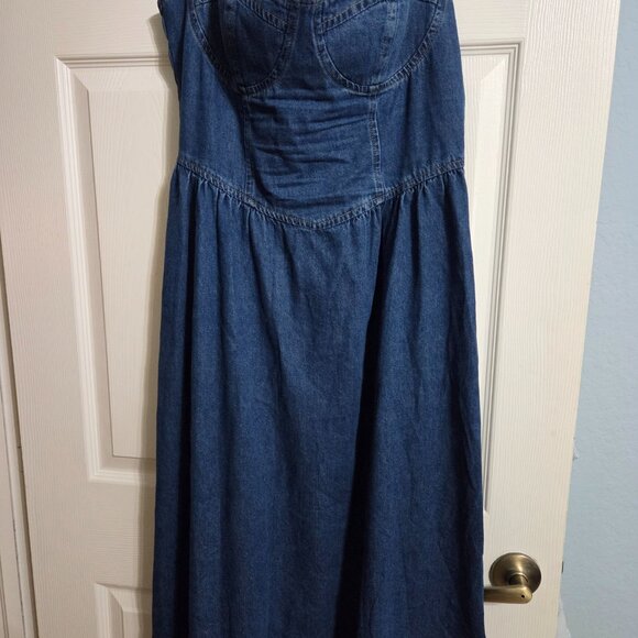 Commense Dress - Picture 6 of 6